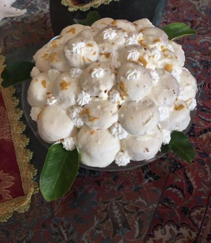 a bowl filled with marshmallowsogyn at B&B Magna Graecia in Scalea