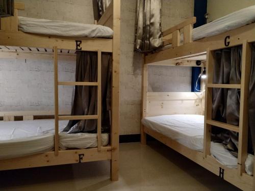 Bunk bed o mga bunk bed sa kuwarto sa Backpack Home 497-No.2