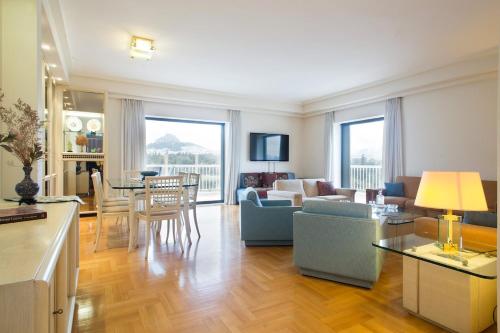 Alexander's Penthouse