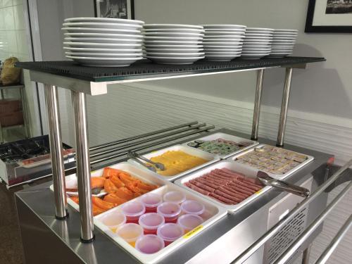 Mad på timebasishotellet eller i nærheden