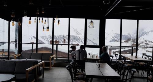 Gambar di galeri bagi Apartment#513 GudauriLOFT-Mgzavrebi di Gudauri