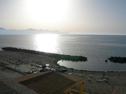 Un paisaje natural cerca del apartahotel