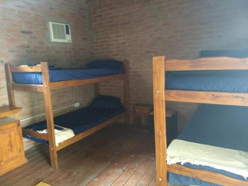 Двох'ярусне ліжко або двоярусні ліжка в номері La Tribu