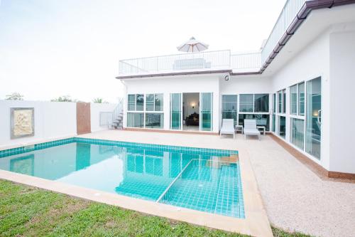 Lux Family Villas Krabi Ao Nang — Swimming pool