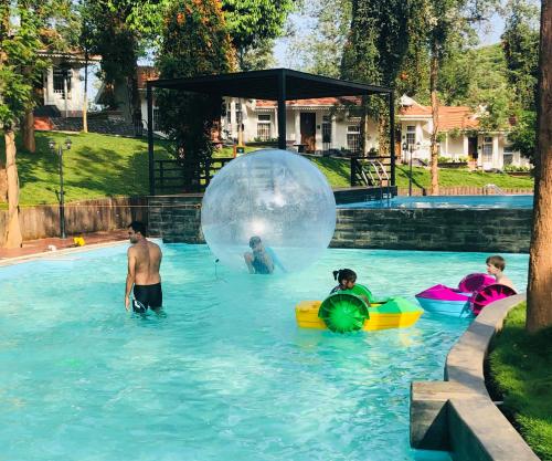 Bazén v ubytování Sandalo Castle Resorts nebo v jeho okolí