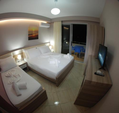 ヴロラにあるHotel Diversのギャラリーの写真