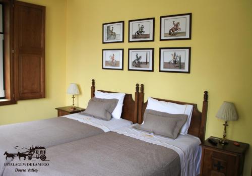 En eller flere senge i et værelse på Camping Lamego Douro Valley