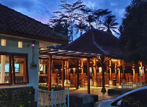 Photo de la galerie de l'établissement The Nalaya Hotel & Resto, à Borobudur