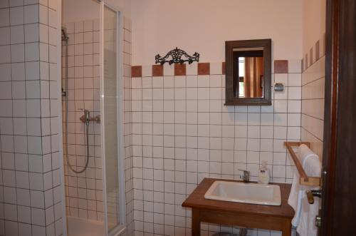 A bathroom at Stara Szkoła w Harszu