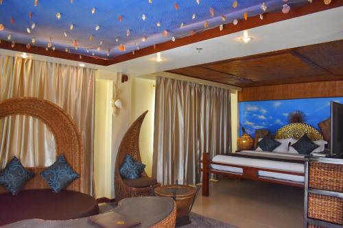 Afbeelding uit fotogalerij van Golden Phoenix Hotel Boracay in Boracay