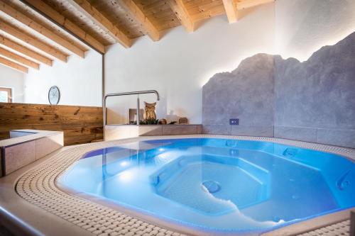 La alberca dentro o cerca de Hotel Alcialc
