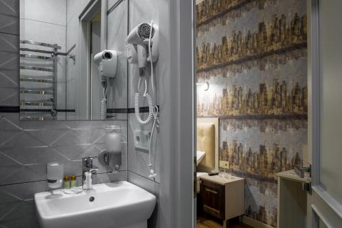Ένα μπάνιο στο Mini Hotel Barvy Lvova on Hnatyuka St.