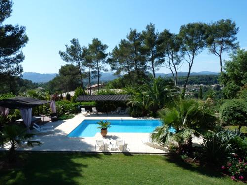 Piscina en o cerca de Le Mas du Péré