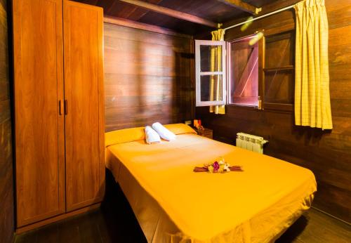 Posteľ alebo postele v izbe v ubytovaní Camping Esponellà