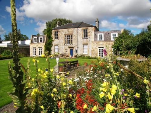 Gallery image of The ESKBANK hotel - Rathan House in Dalkeith