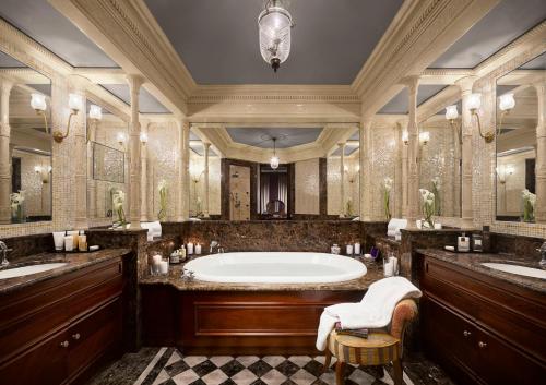 Koupelna v ubytování Hôtel Métropole Monte-Carlo