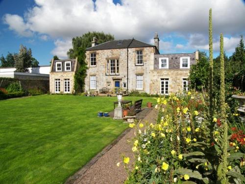 Gallery image of The ESKBANK hotel - Rathan House in Dalkeith