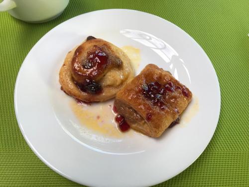 ホテルの敷地内または近くでの食事または食べ物