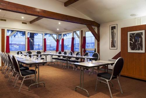 Gallery image of Sky Hotel Goussainville Charles de Gaulle in Goussainville