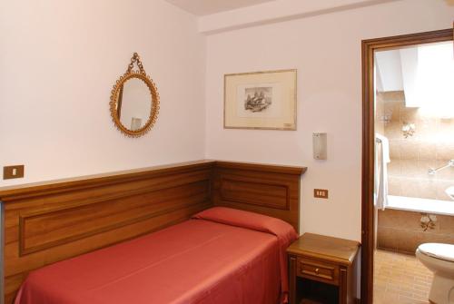 Koupelna v ubytování Hotel Fontana