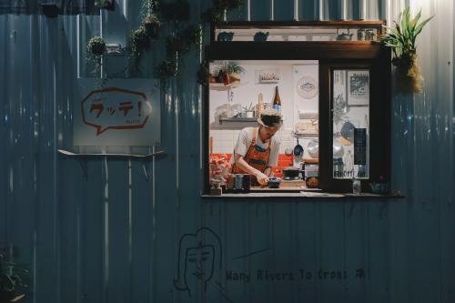 Clientes alojados en The Yard Bangkok Hostel