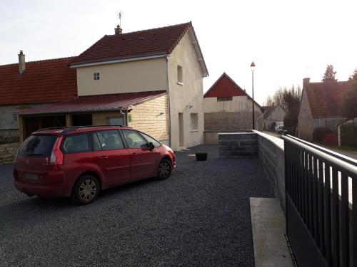 Liesville-sur-DouveにあるGîte " Le Vieux Noyer"のギャラリーの写真
