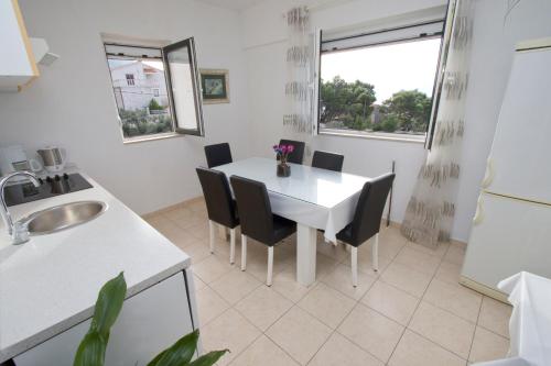 Apartment Glavina with heated pool