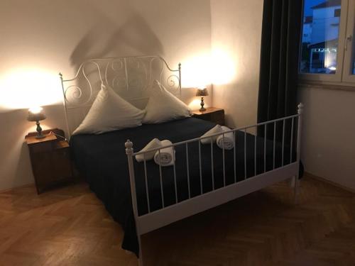 Katil atau katil-katil dalam bilik di Villa Jadran Zadar free parking sea view