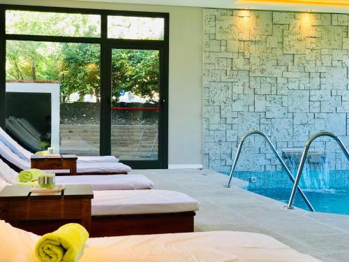 Paradiso Hotelの敷地内または近くにあるプール