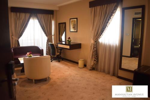Posezení v ubytování Manhattan Avenue Hotel
