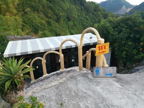 Pemandangan gunung umum atau pemandangan gunung yang diambil dari penginapan & sarapan