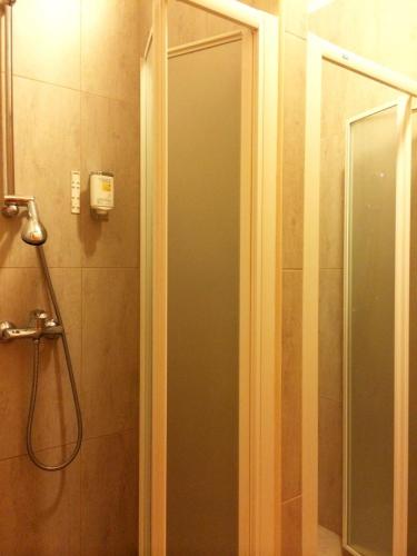 Ένα μπάνιο στο Europa Hostel Portorož