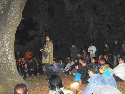 a man standing in front of a crowd of people at Hotel Bella Vista in Huasca de Ocampo