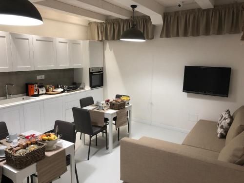 Kuchyň nebo kuchyňský kout v ubytování Edera e Camelie