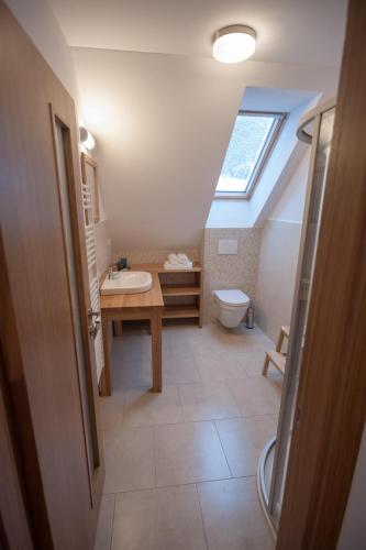 Un baño de Roubenka Bílá
