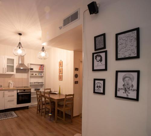Una cocina o cocineta en Live at TLV