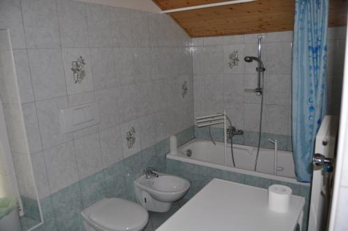 A bathroom at Silvano Fanti