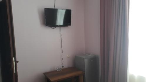 Chabarukhiにあるテレビまたはエンターテインメントセンター