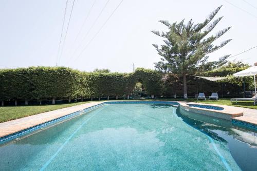 Chara's Private Villa with Swimming Pool & jacuzzi