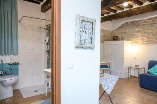 A bathroom at Casale di Nicolò