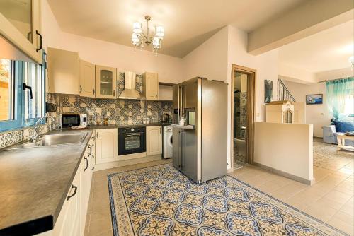 Dapur atau dapur kecil di Lindos Luxury Retro Villas
