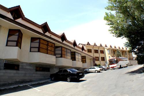 Kejiranan di persekitaran atau kejiranan dekat dengan hotel