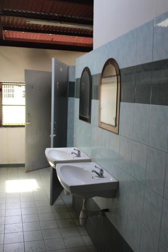 Bilik mandi di Old Penang Hotel - Trang Road