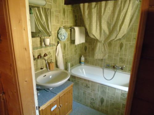 Kylpyhuone majoituspaikassa Le Mazot