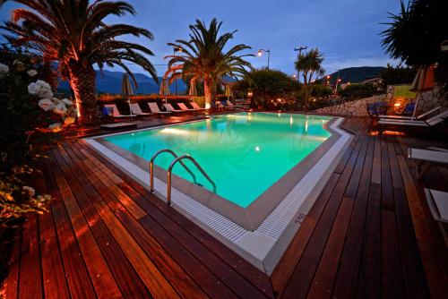 Gallery image of Hotel Odeon in Vasiliki