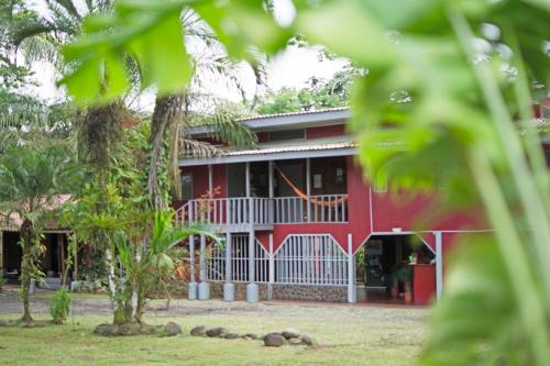 Islas del Río Hostel