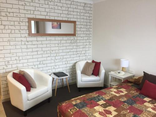 Posezení v ubytování Culcairn Motor Inn