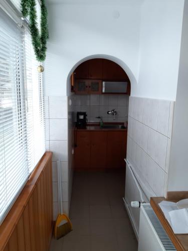 Köök või kööginurk majutusasutuses Къща Поколения