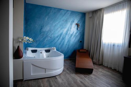 Foto dalla galleria di Castahotel a Castagnito