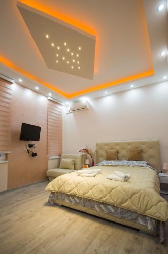 Lupino Apartments
